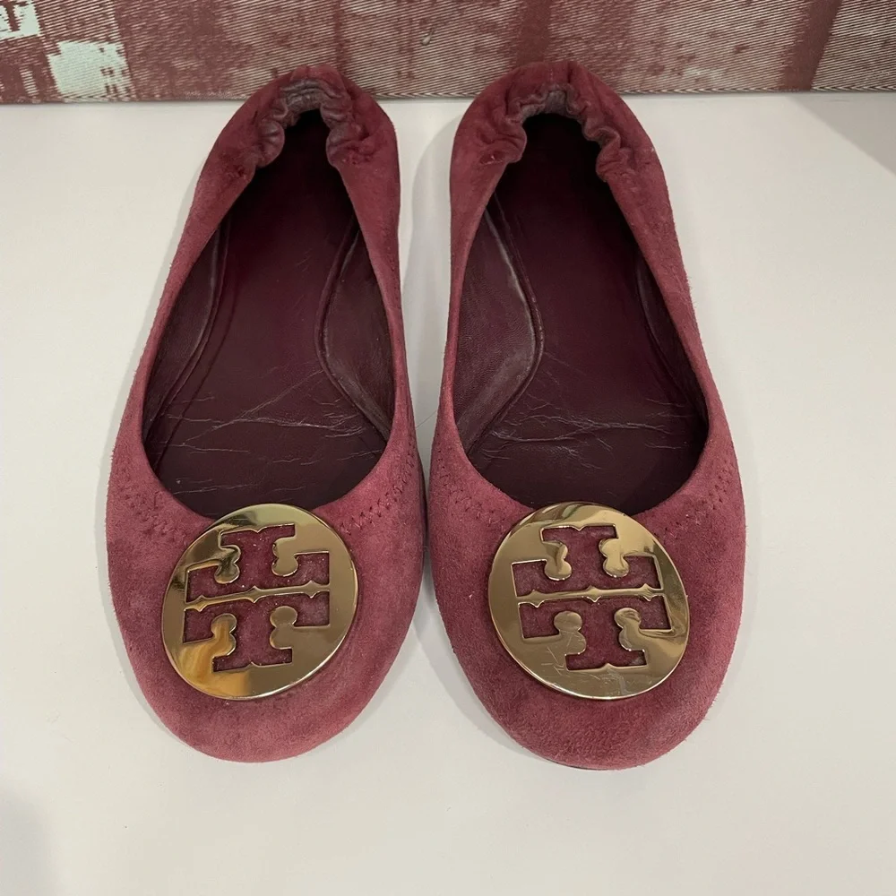 Tory Burch Burgundy Flats with Gold Logo - Picture 2 of 14